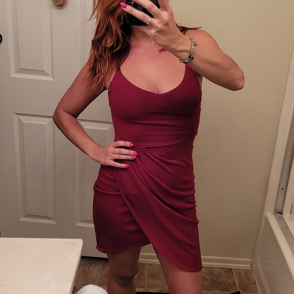 Sexy Burgundy Dress - Picture 2 of 5